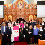 (Pierrefonds, QC) Les chefs religieux, les représentants et les invités se rassemblent à l'Église copte orthodoxe de Saint-Georges et Saint-Joseph pour la célébration œcuménique de la SPUC organisée par le Centre canadien d'œcuménisme. 